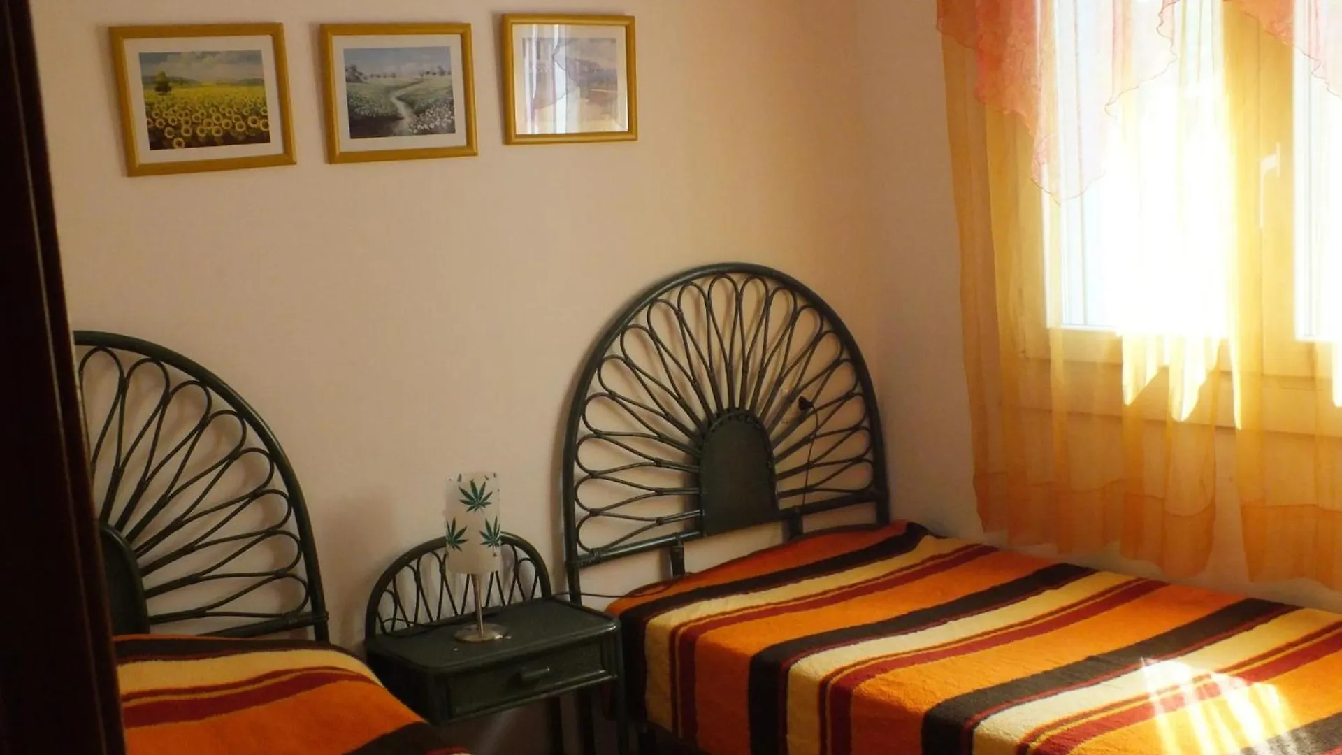 Villa Con Piscina Privada Y Jardin Cerrado En Castello D'Empuries, Ideal Para 6-8 Personas - Es-204-1 Empuriabrava