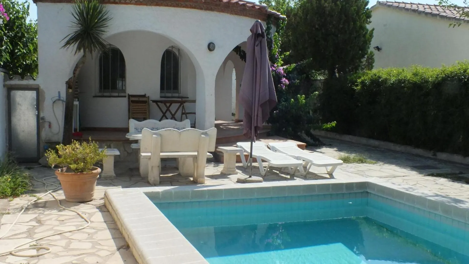 Villa Con Piscina Privada Y Jardin Cerrado En Castello D'Empuries, Ideal Para 6-8 Personas - Es-204-1 Empuriabrava